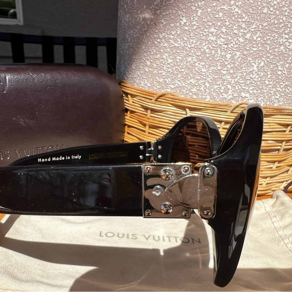 Louis Vuitton Sunglasses - Picture 3 of 6